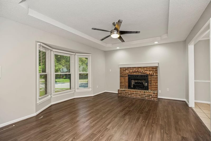 401 SE Mt Vernon Dr, Blue Springs, MO 64014