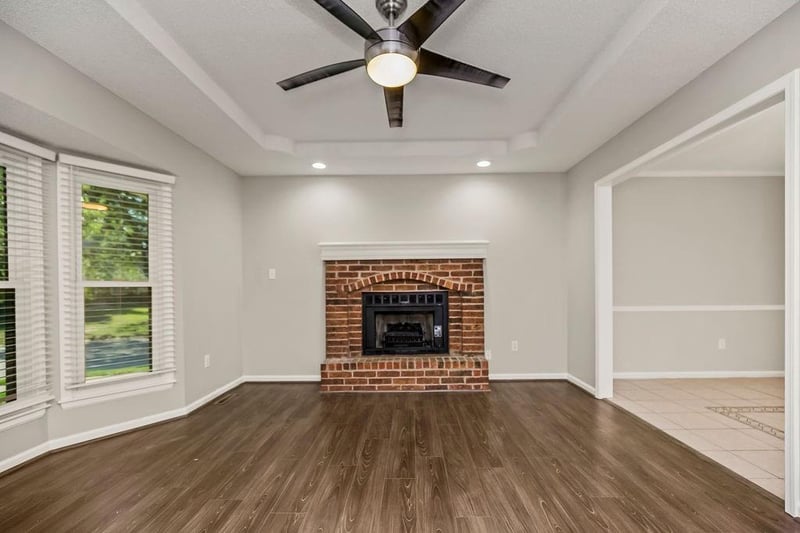 401 SE Mt Vernon Dr, Blue Springs, MO 64014
