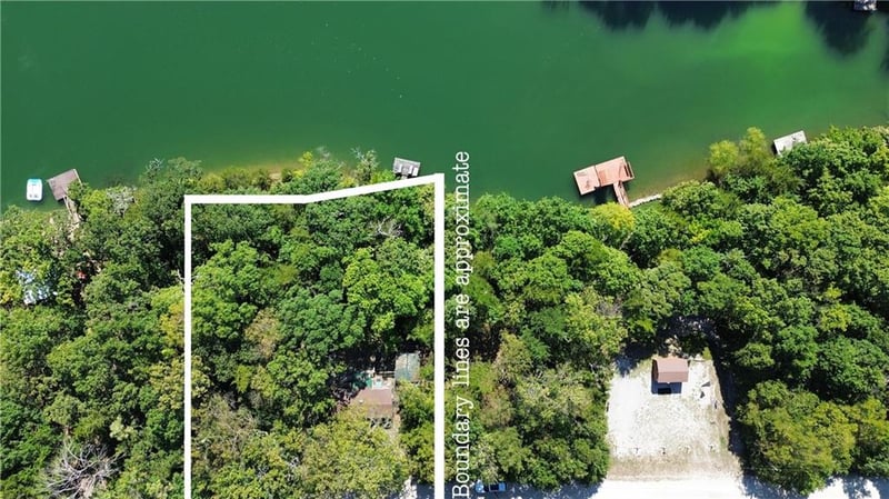 37 - 41 NE Fishing Lake Dr, Mound City, KS 66056