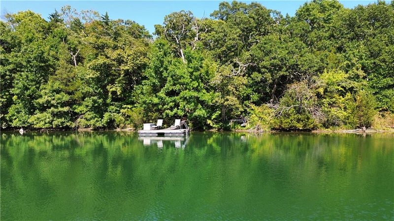37 - 41 NE Fishing Lake Dr, Mound City, KS 66056