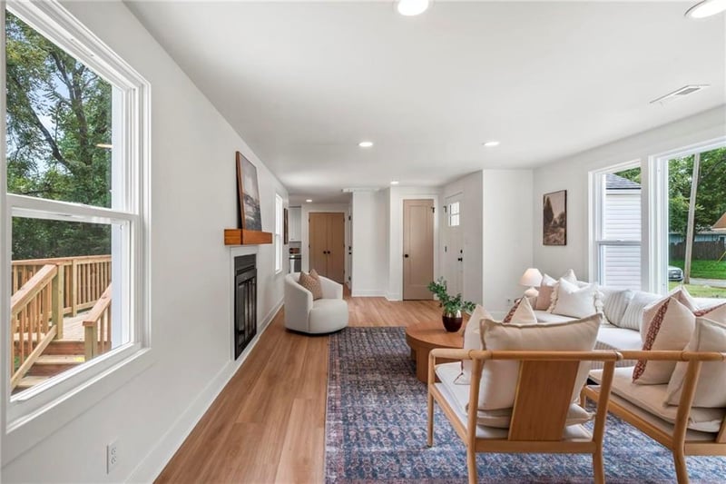 616 N Willie St, Olathe, KS 66061