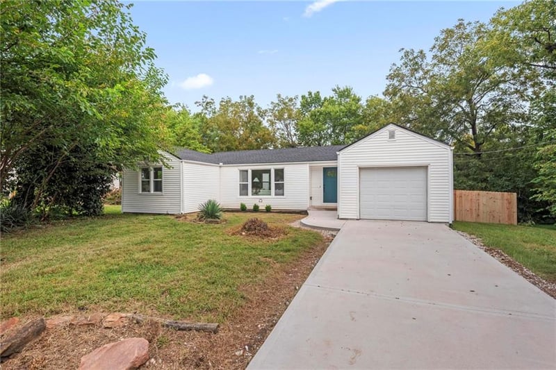 616 N Willie St, Olathe, KS 66061