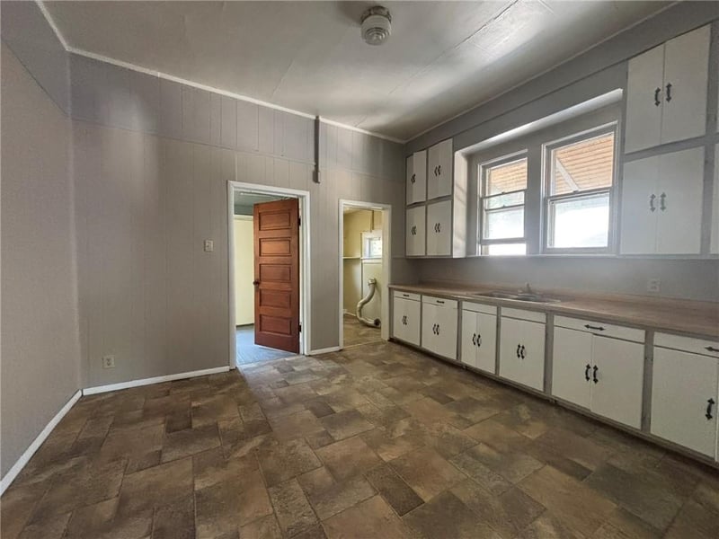 603 Shady Ave, St Joseph, MO 64505