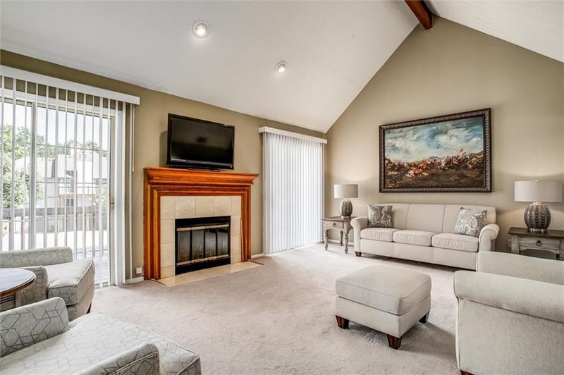 1205 NW Village Dr #D, Blue Springs, MO 64015