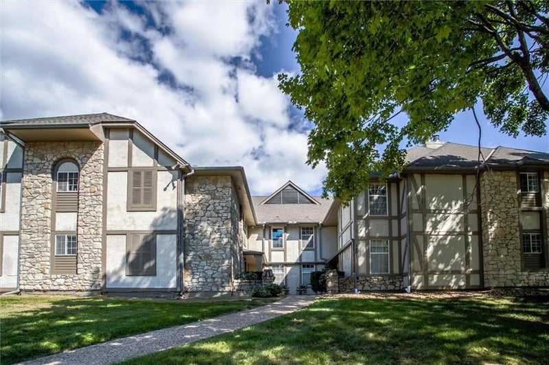 1205 NW Village Dr #D, Blue Springs, MO 64015