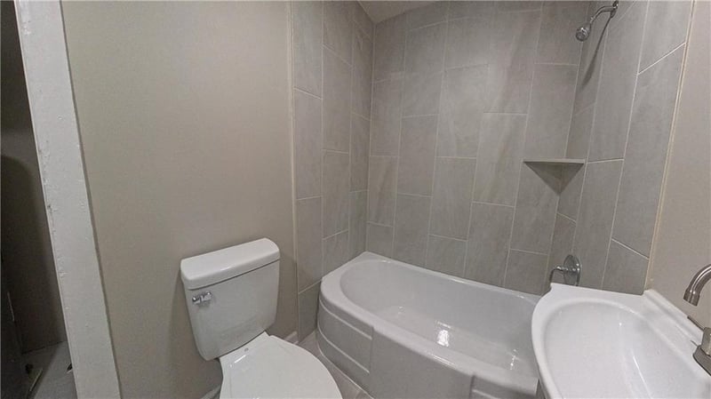 4770 Railroad Ave, Shawnee, KS 66218