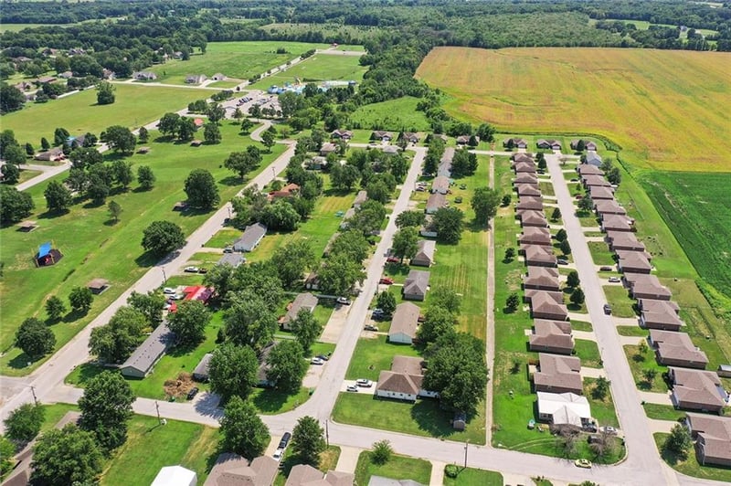818 Wix Ln, Butler, MO 64730