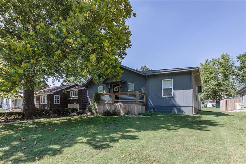 1120 Pacific Ave, Osawatomie, KS 66064