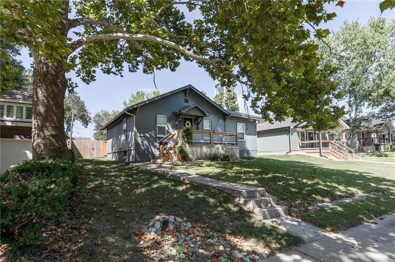 1120 Pacific Ave, Osawatomie, KS 66064