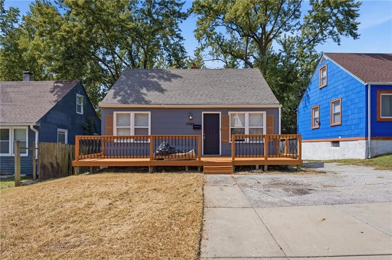 5746 College Ave, Kansas City, MO 64130