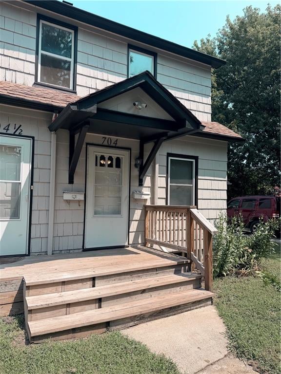 704 Rhodes Ave, Grandview, MO 64030