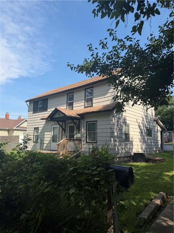 704 Rhodes Ave, Grandview, MO 64030