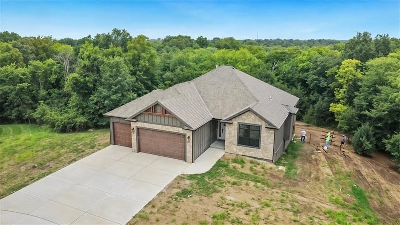 2204 Arbor Ln, Excelsior Springs, MO 64024