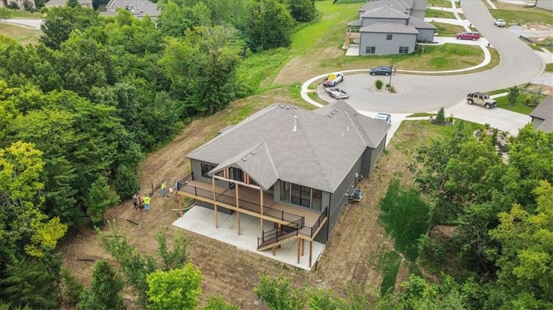 2204 Arbor Ln, Excelsior Springs, MO 64024