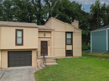 9528 Manning Ave, Kansas City, MO 64134