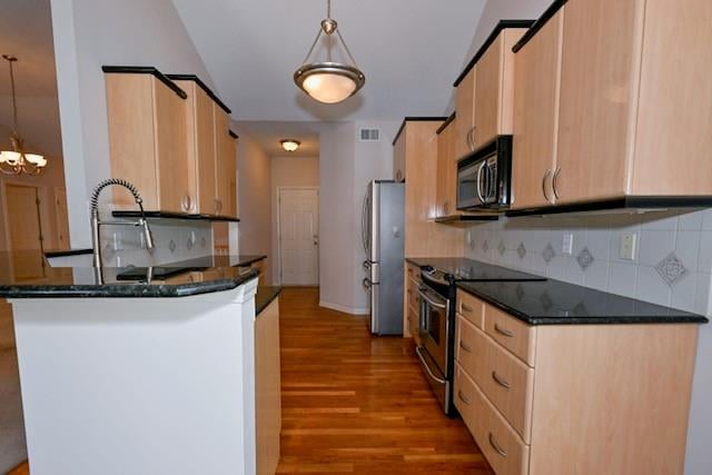 6406 W 134th Ter, Overland Park, KS 66209
