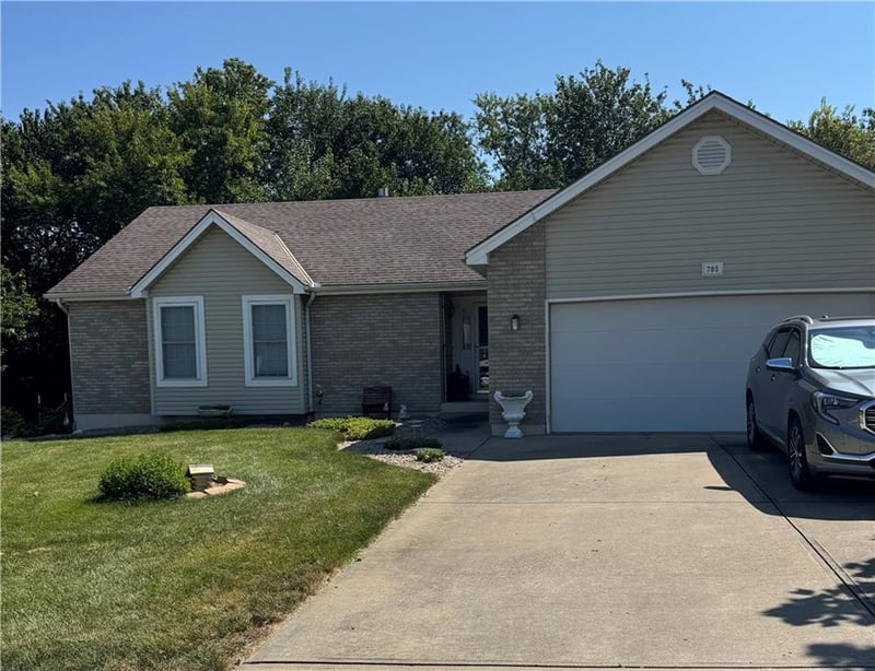 705 Pine Crest Ave, Kearney, MO 64060