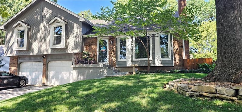 15302 W 121st Ter, Olathe, KS 66062