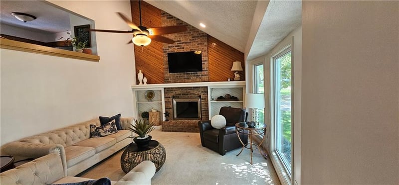 15302 W 121st Ter, Olathe, KS 66062