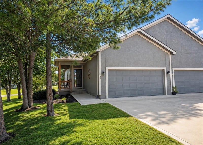 1327 N 158th Ter, Basehor, KS 66007