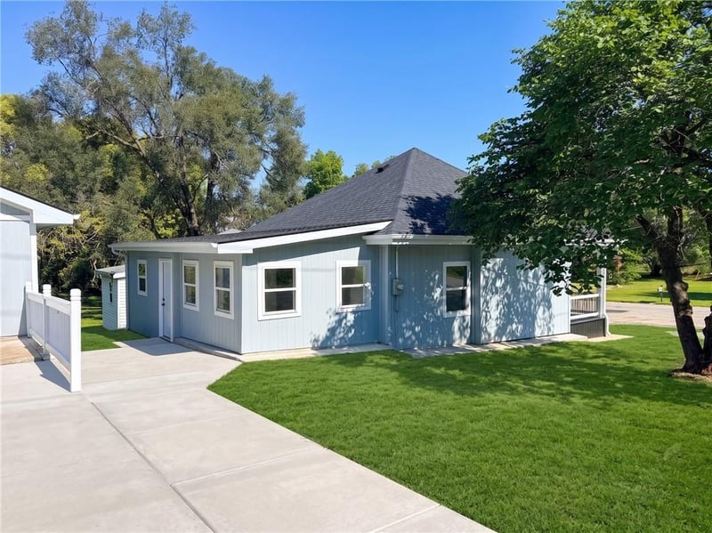 300 W 7th St, Trenton, MO 64683