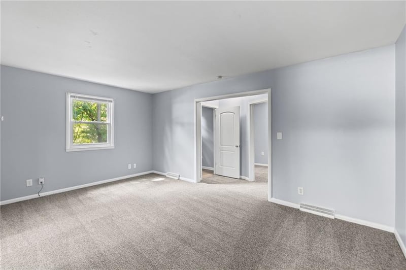 7030 Manchester Ave, Kansas City, MO 64133