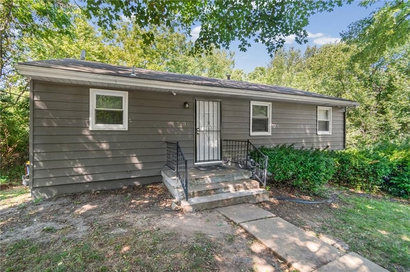 7030 Manchester Ave, Kansas City, MO 64133
