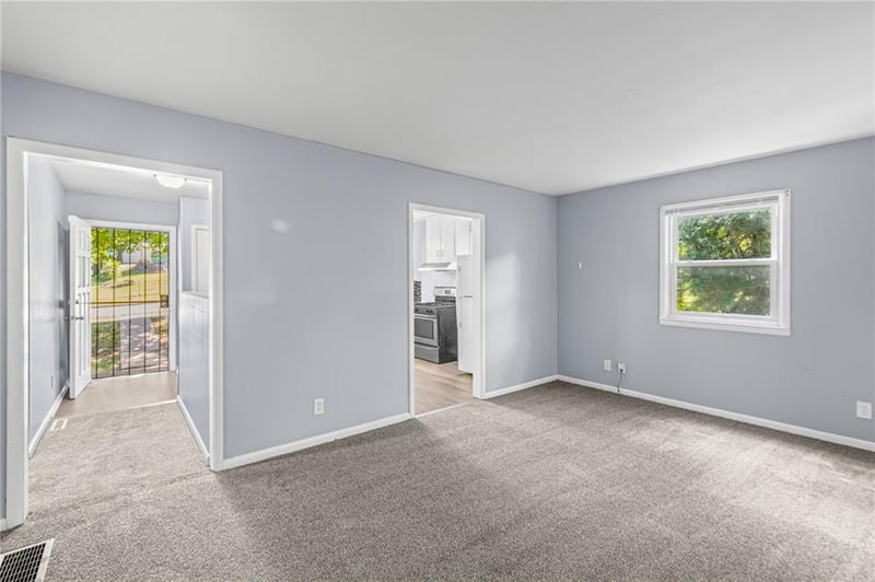 7030 Manchester Ave, Kansas City, MO 64133