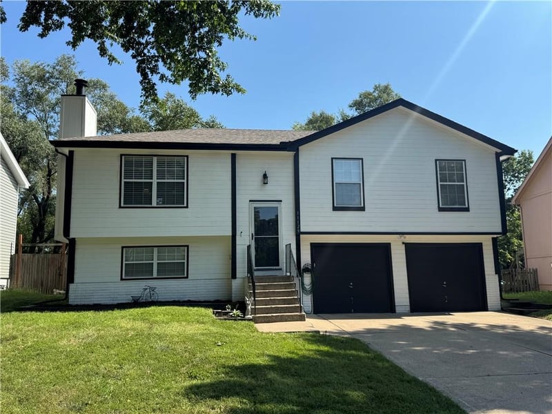 11129 N Main St, Kansas City, MO 64155