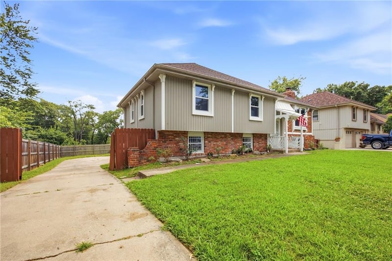 8113 E 96th Ter, Kansas City, MO 64134