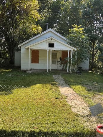 8325 Brooklyn Ave, Kansas City, MO 64132