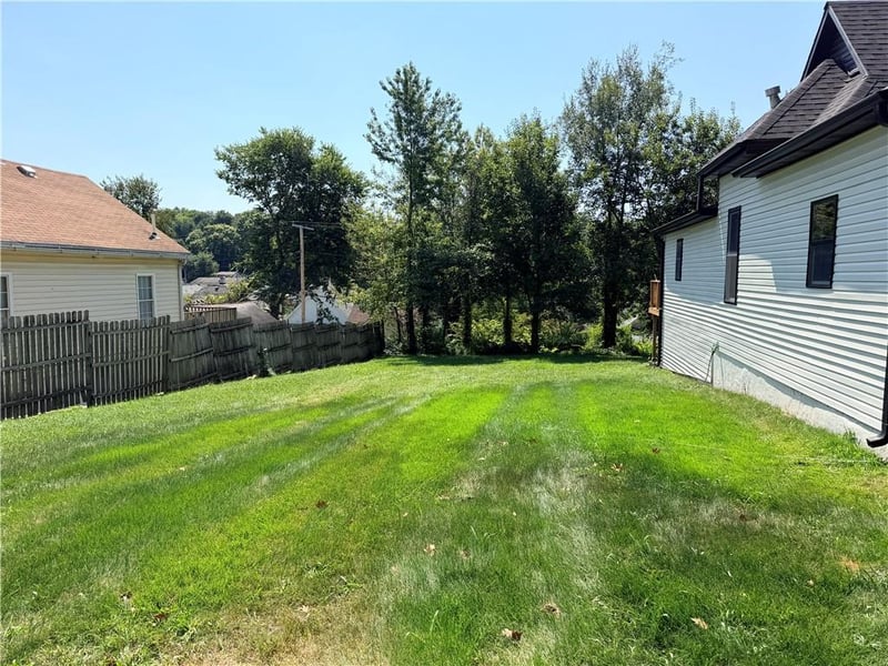 1502 6th Ave, St Joseph, MO 64505