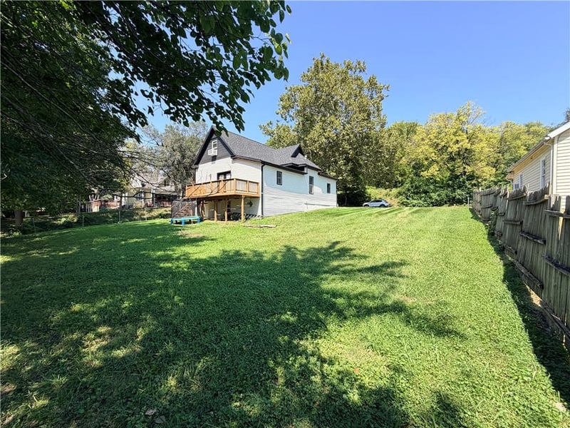 1502 6th Ave, St Joseph, MO 64505