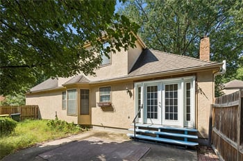 9151 W 102nd Ter, Overland Park, KS 66212