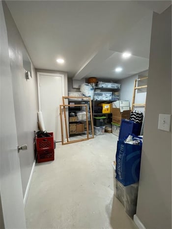 902 W 29th St, Kansas City, MO 64108