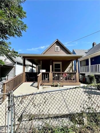 902 W 29th St, Kansas City, MO 64108