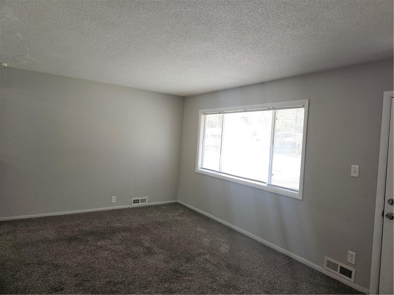 11402 Crystal Ave, Kansas City, MO 64134
