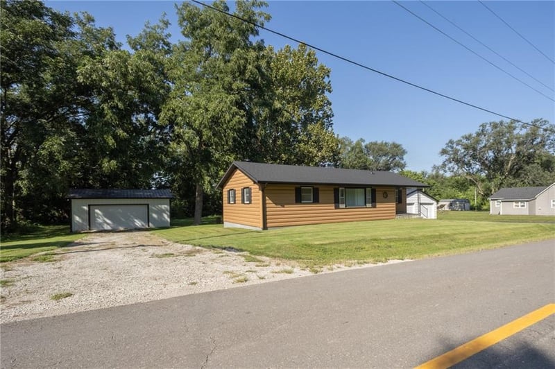 507 Commercial St, Forest City, MO 64451