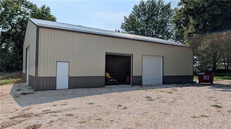 12101 NE J Hw, Windsor, MO 65360