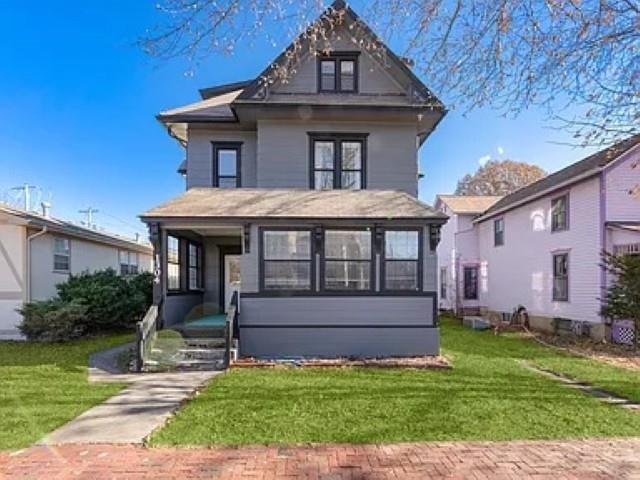 1304 Massachusetts St, Lawrence, KS 66044