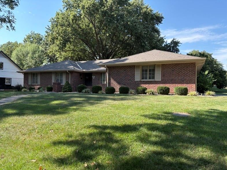 306 NW Lincolnwood Dr, Lee's Summit, MO 64063