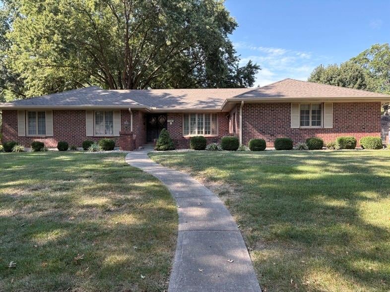 306 NW Lincolnwood Dr, Lee's Summit, MO 64063