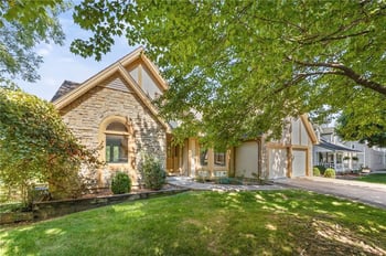 5607 N Flint Ridge Rd, Kansas City, MO 64151