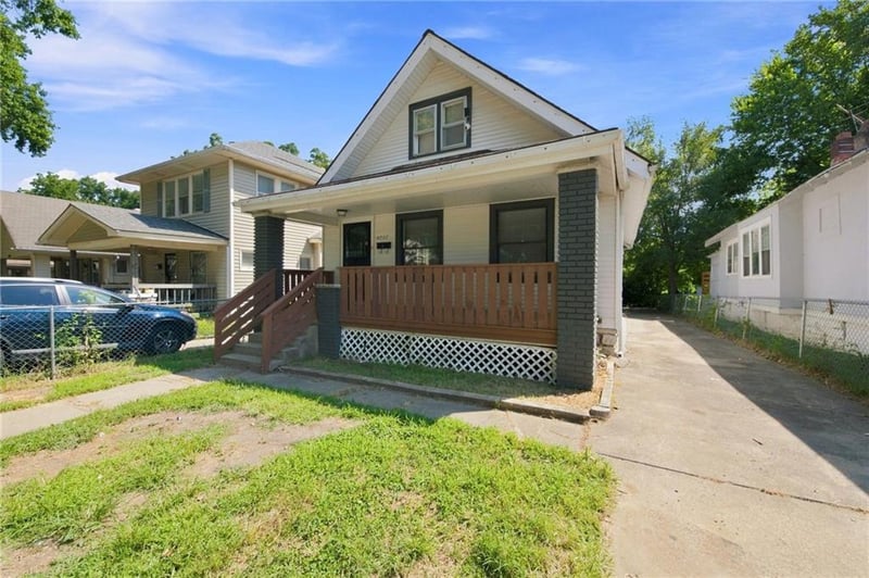 4237 Agnes Ave, Kansas City, MO 64130