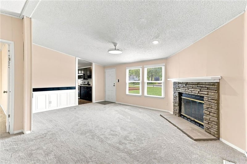 806 N Jerry St, Raymore, MO 64083
