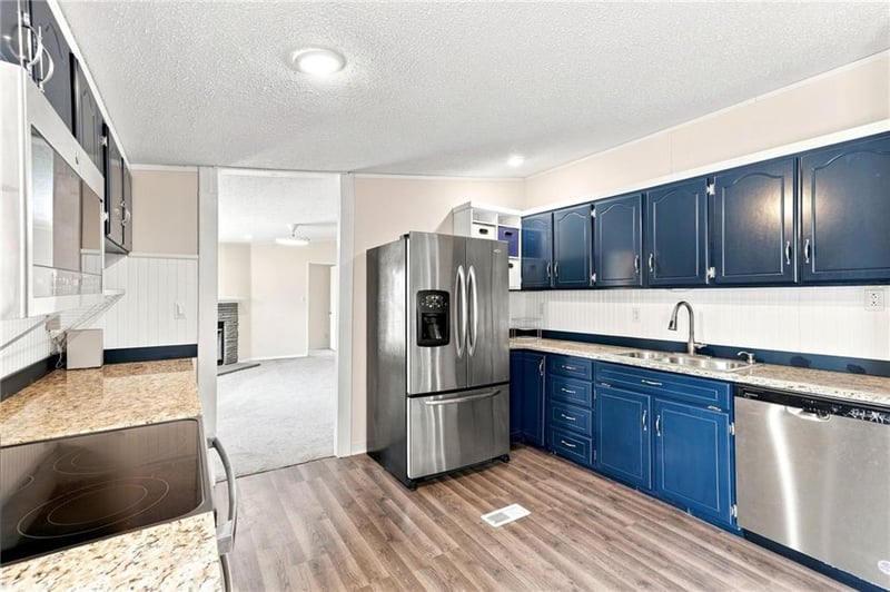 806 N Jerry St, Raymore, MO 64083