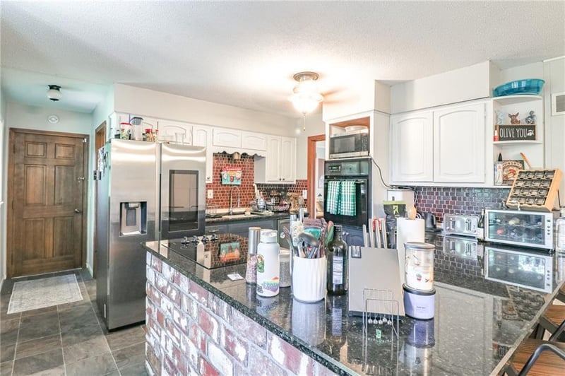 324 Goodrich Dr, Warrensburg, MO 64093