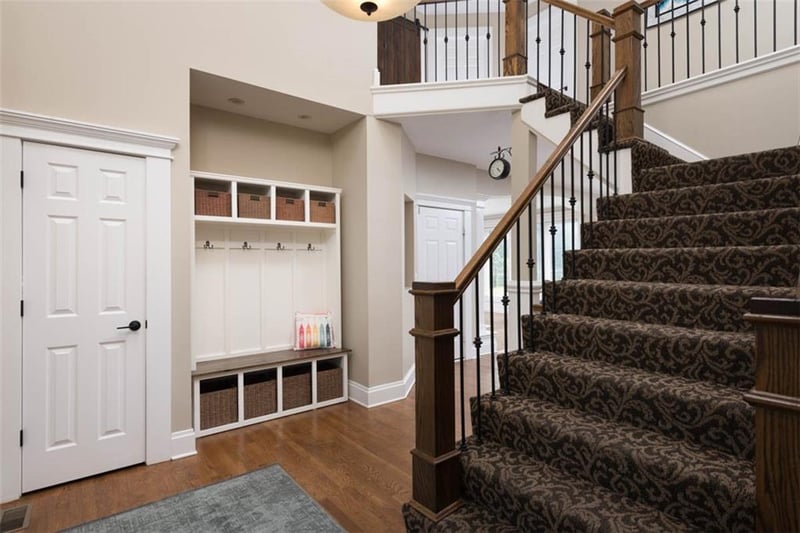 5913 NE Coral Cir, Lee's Summit, MO 64064