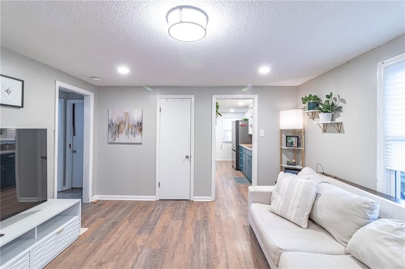 3818 N Kensington Ave, Kansas City, MO 64117