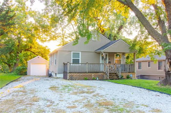3818 N Kensington Ave, Kansas City, MO 64117
